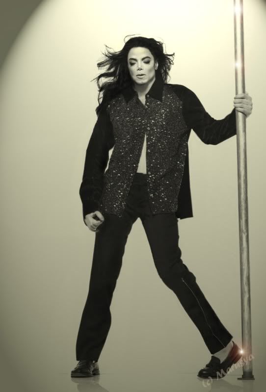 http://img.photobucket.com/albums/v498/Morinen/MJ%20-%20Invincible%20session/95d1aa2da9cd.jpg