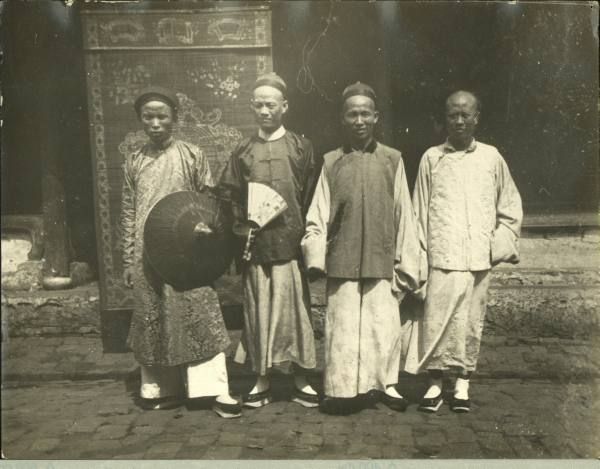 1919_chiangmaichineselads.jpg