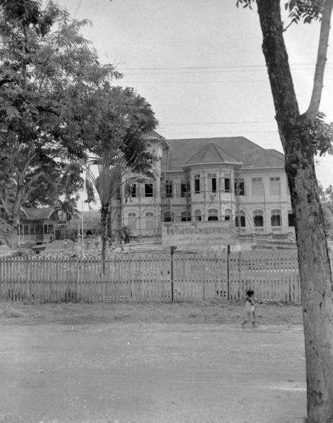 1948constructionofPhyrayasathornhouse-hotel.jpg