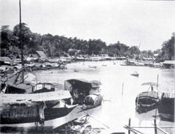 auyattyahouseboats1918.jpg