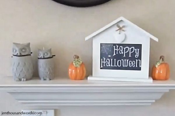  photo halloween shelf_zpsnysskfp5.jpg