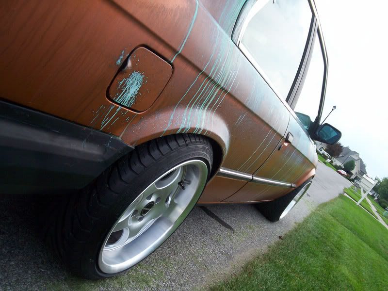 http://img.photobucket.com/albums/v50/ebstealthdubbin/e30_bima/patina/pass_rear_profile.jpg