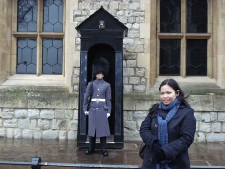 gwardya ng crown jewels