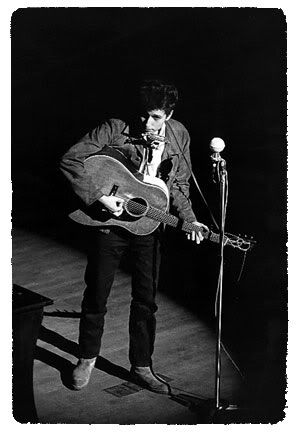 Dylan, en pequeñito y con armónica