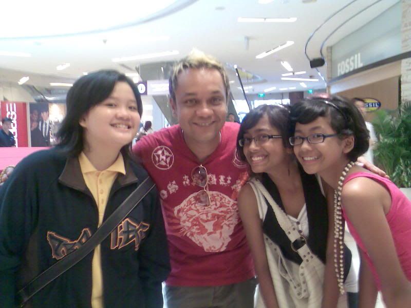 Photo sharing and video hosting at photobucket