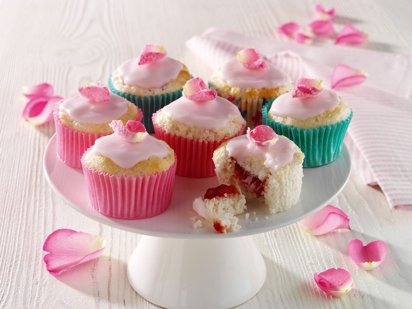  photo 1248.03.14 Angelic Rose Cupcakes_zps4rcjadhl.jpg