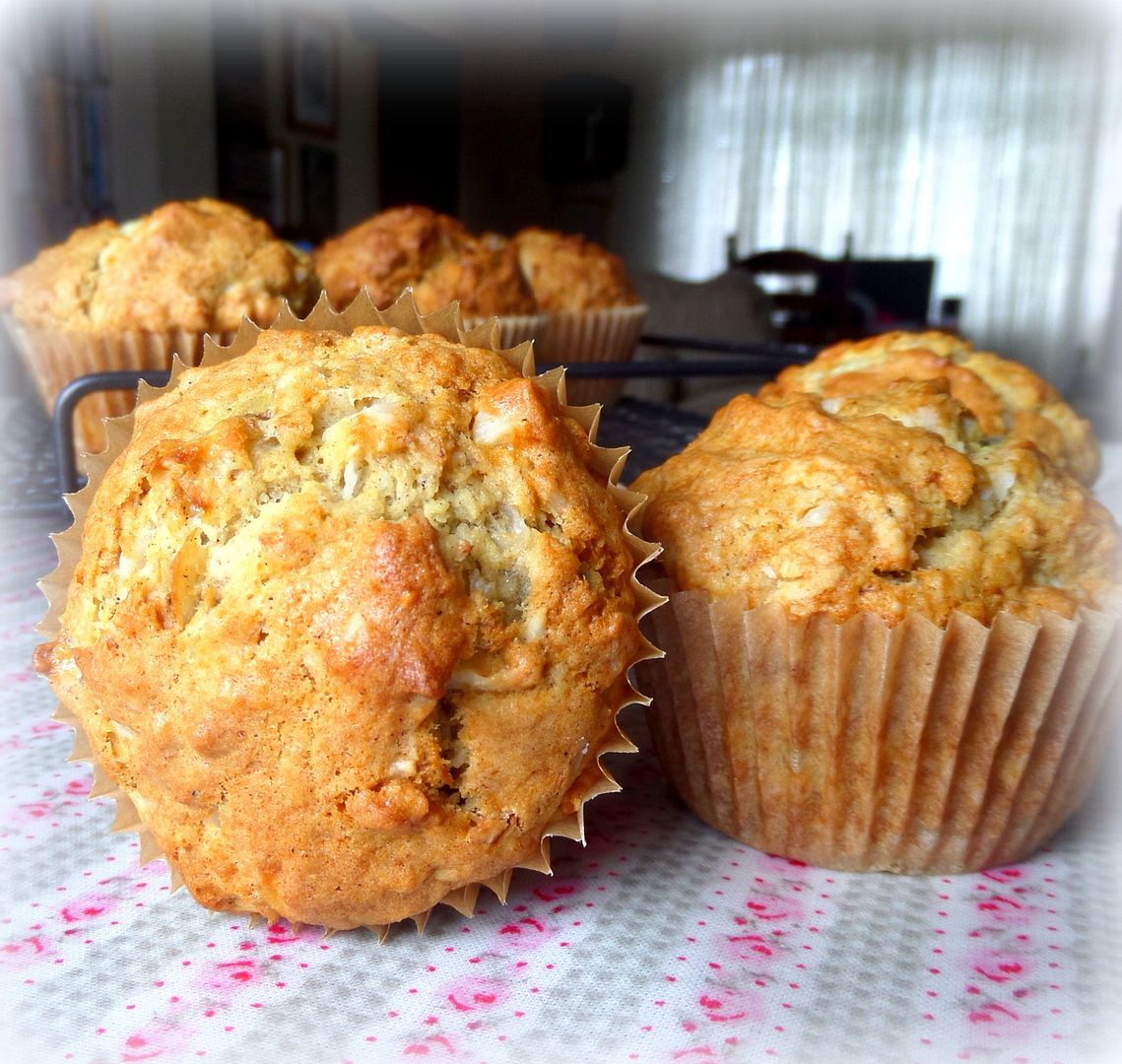 The English Kitchen: Banana, Coconut and Macadamia Nut Muffins