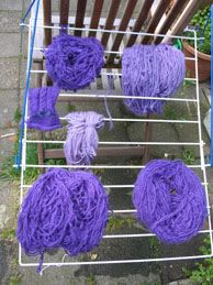 drie kleuren op droogrek