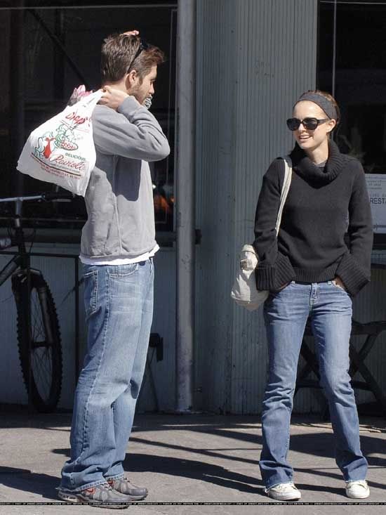 jake gyllenhaal natalie portman dating. There goes Jake Gyllenhaal