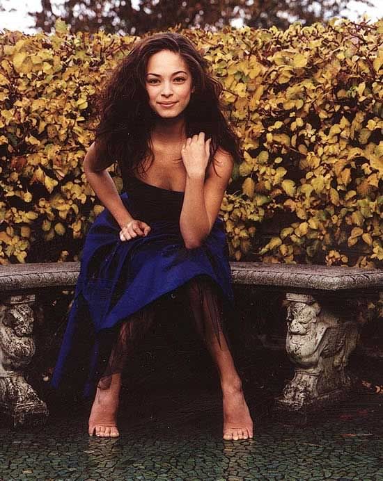 Unofficial Kristin Kreuk Pictures Week Day 5