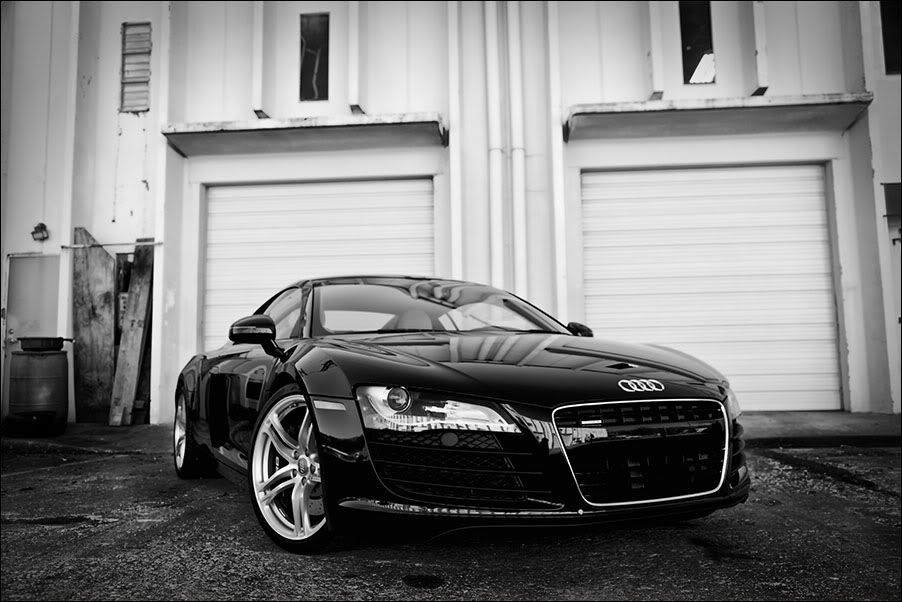 http://img.photobucket.com/albums/v515/kc_si/AudiR8-14.jpg