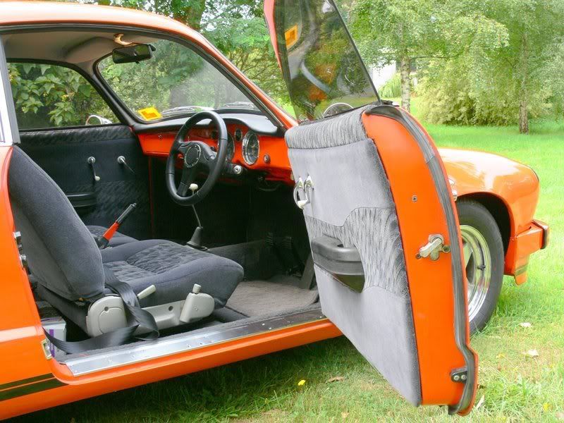 http://img.photobucket.com/albums/v515/steviemccall/Karmann%20Ghia/P1000109b.jpg