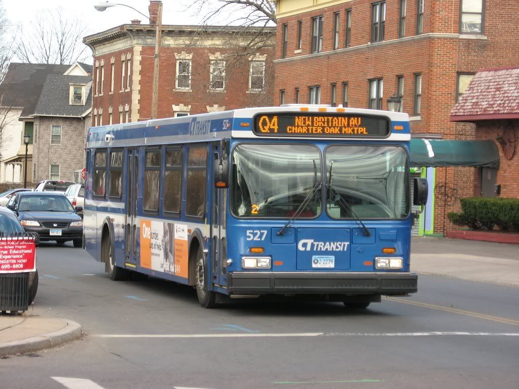 2005 Ct Transit New Flyer D40lf 527, New Britain Avenue And Broad 