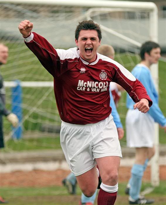 IMAGE: http://img.photobucket.com/albums/v520/rosepics/Boness%20v%20Linlithgow/Boness_v_Linlithgow_AW48Custom.jpg