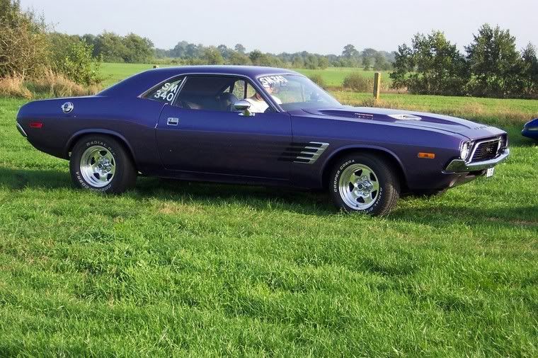 [img width=679 height=452]http://img.photobucket.com/albums/v521/72Challenger_NL/Challenger%20rebuilt/100_4647.jpg[/img]