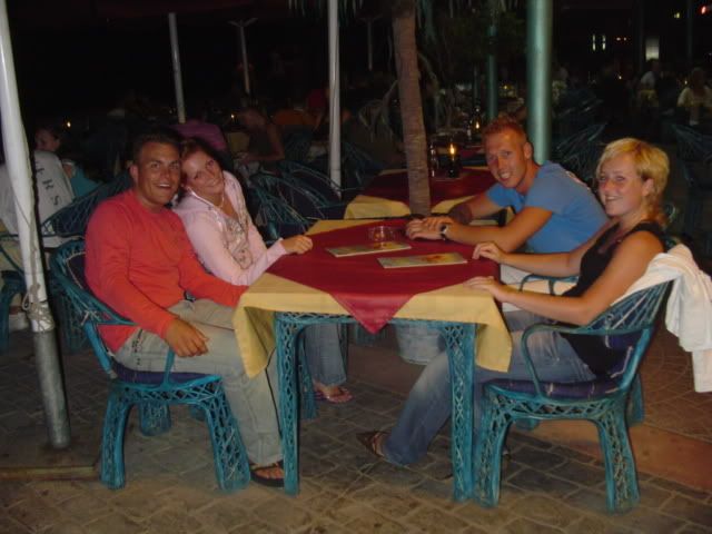 [IMG]http://img.photobucket.com/albums/v521/lauriesaudie/DSC02272.jpg[/IMG]