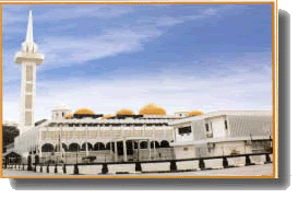The new Masjid Sultan Zainal Abidin, Kuala Terengganu. So different from the old one that I knew.Source: Muzium Terengganu.