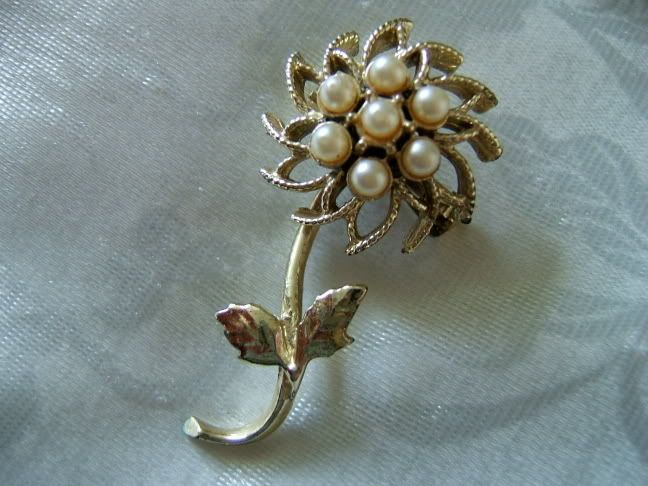 flowerbrooch.jpg