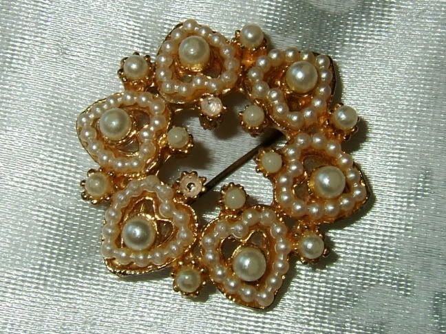 pearlbrooch.jpg