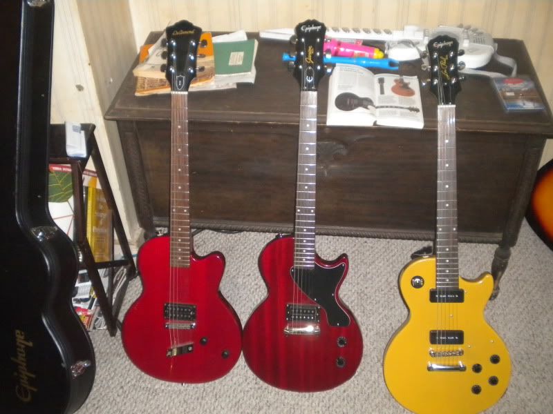 3guitarsLPstyle001.jpg