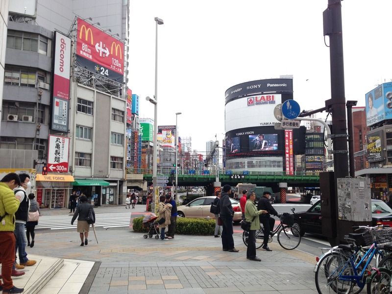 Just need to cross a few blocks across Shinjuku to get to Calico Cat Cafe! Can you spot Don Quixote?