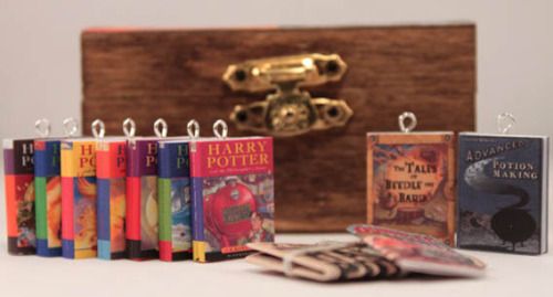 Little Literature - For book lovers who want to wear their favorite novels!
