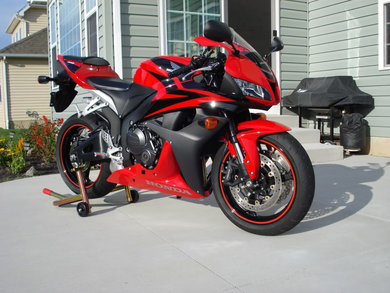 http://img.photobucket.com/albums/v57/goffisgreat/cbr600008.jpg