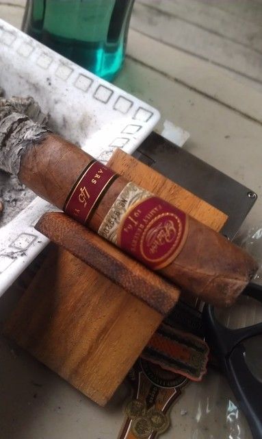 http://img.photobucket.com/albums/v60/docbp87/padron454.jpg?t=1321301968