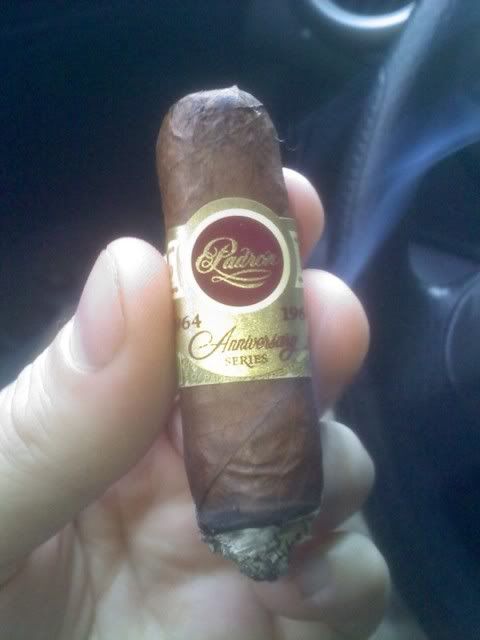 http://img.photobucket.com/albums/v60/docbp87/padron64nat3.jpg?t=1282601983