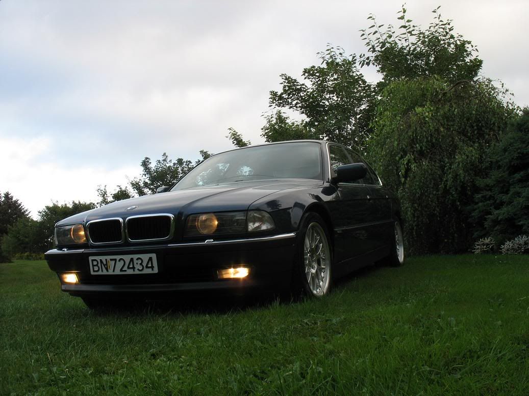 bmw8.jpg