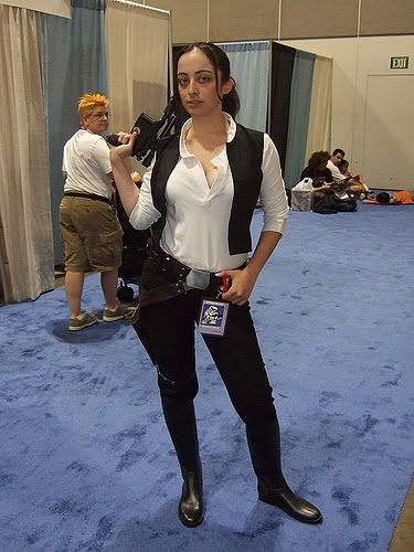 http://img.photobucket.com/albums/v600/TALON_TAW/ConventionSolo.jpg