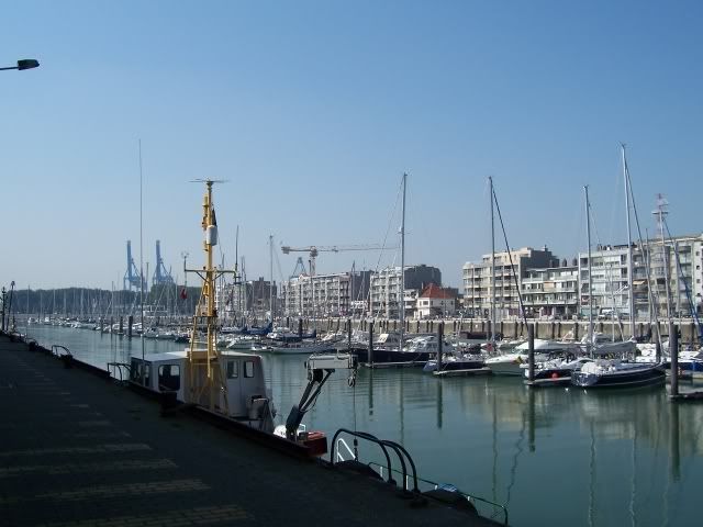 http://img.photobucket.com/albums/v602/snbafan/Boats/zeebrugge_boats.jpg