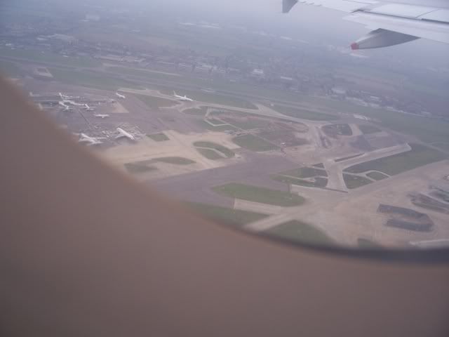 http://img.photobucket.com/albums/v602/snbafan/Christmas%20in%20Brugge%202006/aftertakeoff_LHR.jpg