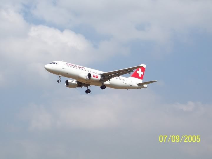 http://img.photobucket.com/albums/v602/snbafan/Trains%20n%20Planes/swisssun_bru.jpg