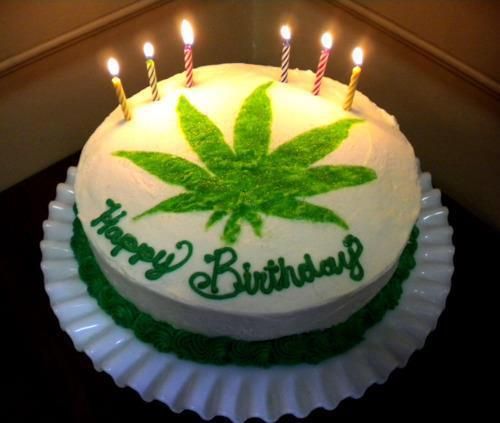 birthday-cake-with-pot-marijuana-leaf.jpg