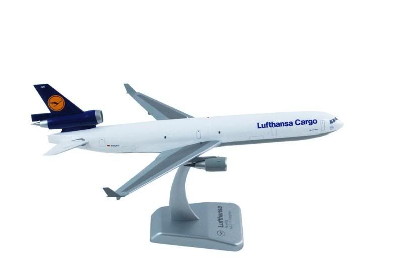 LH06_MD_11_Lufthansa_Cargo_1_200_8_Large.jpg