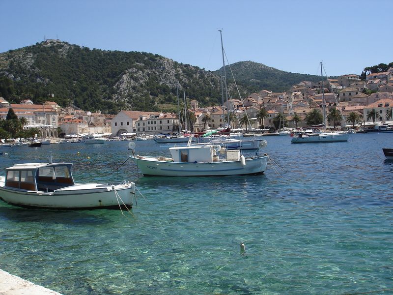 Hvar%20harbour.jpg