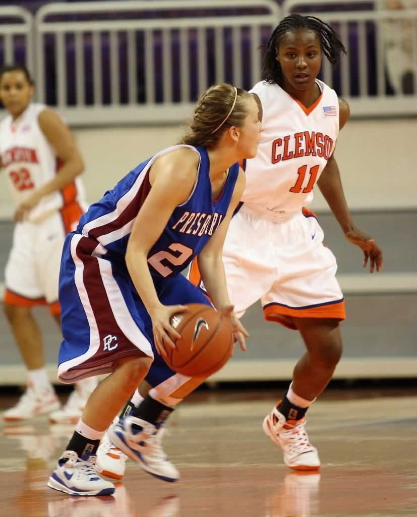 IMAGE: http://img.photobucket.com/albums/v607/badd666/Tiger_WBB_1/IMG_6333_.jpg