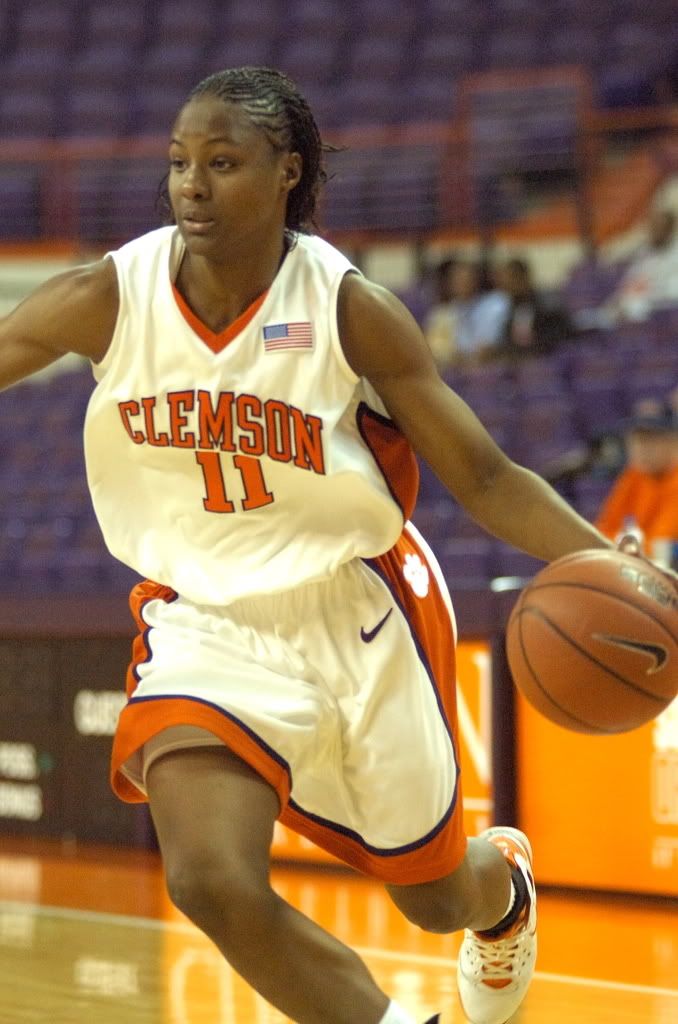 IMAGE: http://img.photobucket.com/albums/v607/badd666/Tiger_WBB_2/TGR_1357_.jpg