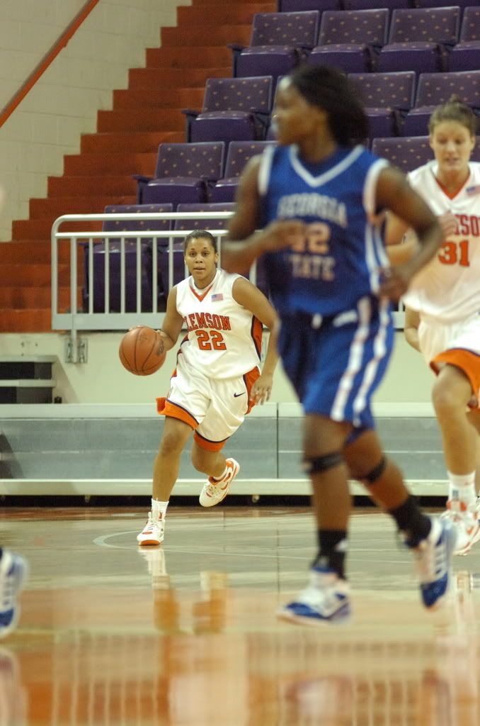 IMAGE: http://img.photobucket.com/albums/v607/badd666/Tiger_WBB_2/TGR_1398_.jpg