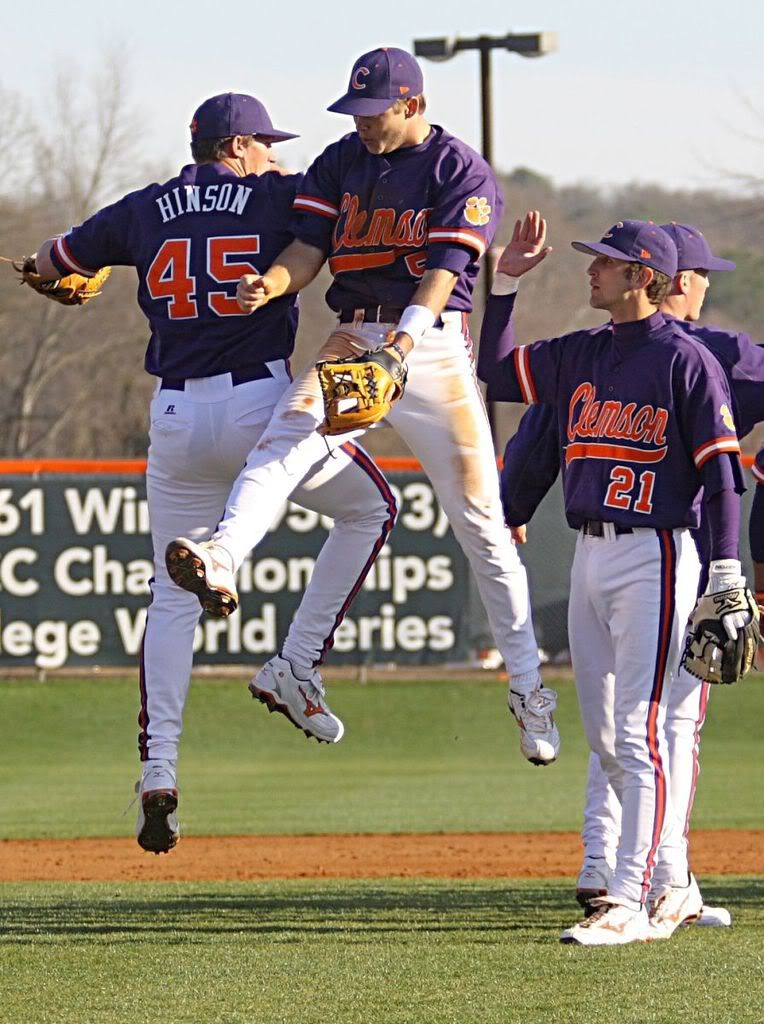 IMAGE: http://img.photobucket.com/albums/v607/badd666/vsCharlotteBase/IMG_3636_resized.jpg