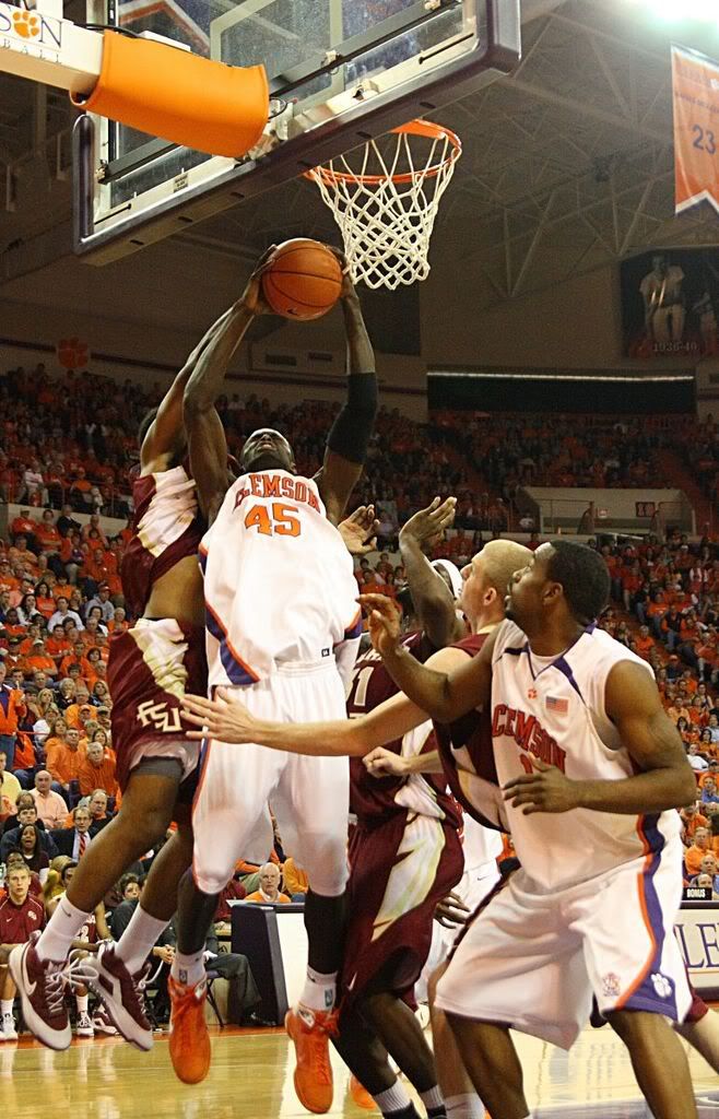 IMAGE: http://img.photobucket.com/albums/v607/badd666/vsFlaStFeb709/IMG_9924_Medium.jpg