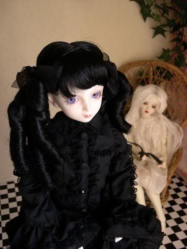 i hate dollsbut how can i hate them babe gothic doll