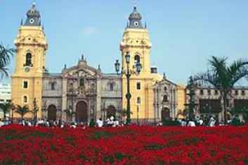 Catedral en Plaza Mayor de Lima