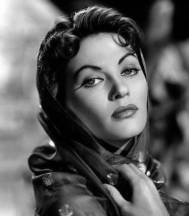 Yvonne De Carlo