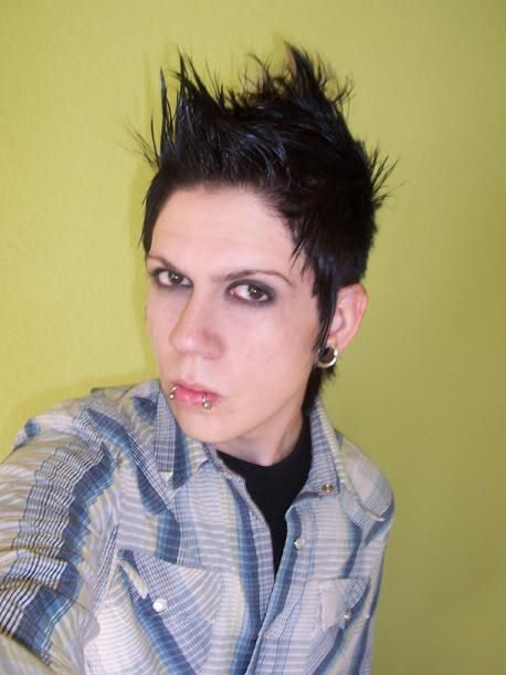 New Trendy Emo Hair Cut Styles in 2009