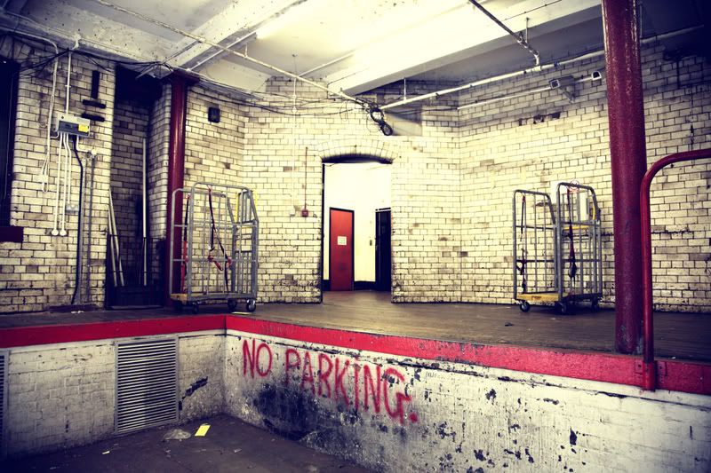 IMAGE: http://img.photobucket.com/albums/v608/tatton/NONPLACES160.jpg