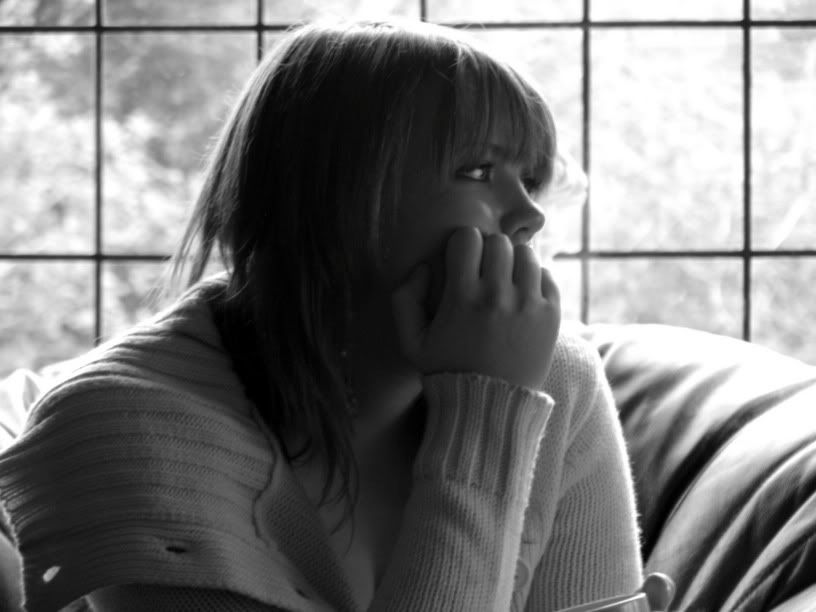 IMAGE: http://img.photobucket.com/albums/v608/tatton/chelle1.jpg