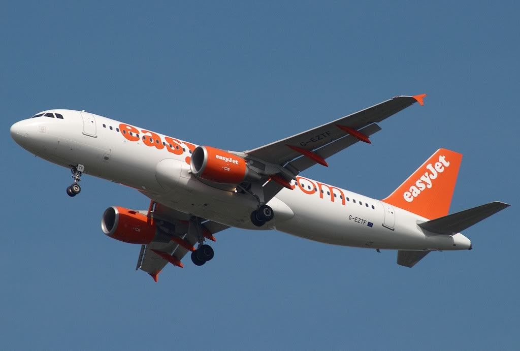 http://img.photobucket.com/albums/v609/CMVH/Manchester%20010910/6_EasyjetA320G-EZTF.jpg