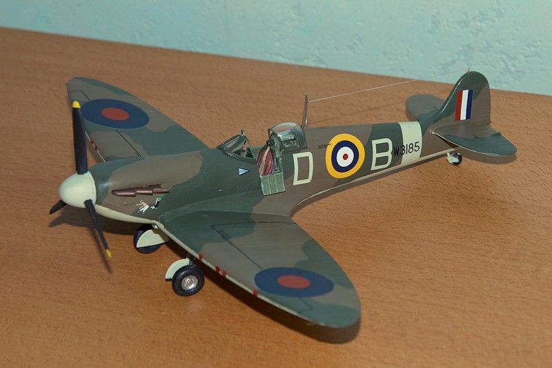 http://img.photobucket.com/albums/v609/CMVH/October%20Spitfires/DSC_0754.jpg